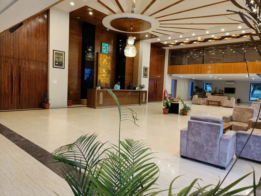 Savitri Resort - Lobby