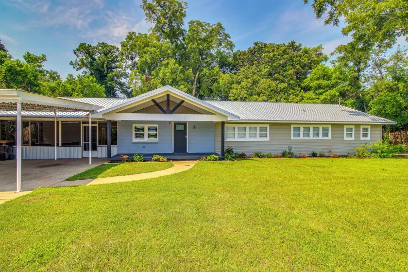 Great for Families! Dothan Getaway w/ Large Yard - Image 1