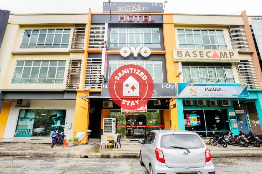 Hotel O Kl2f Rest & Go - Image 1