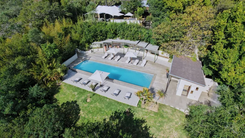 Hog Hollow Country Lodge - Image 1