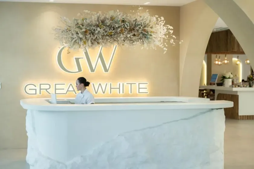 Great White Hotel - Lobby