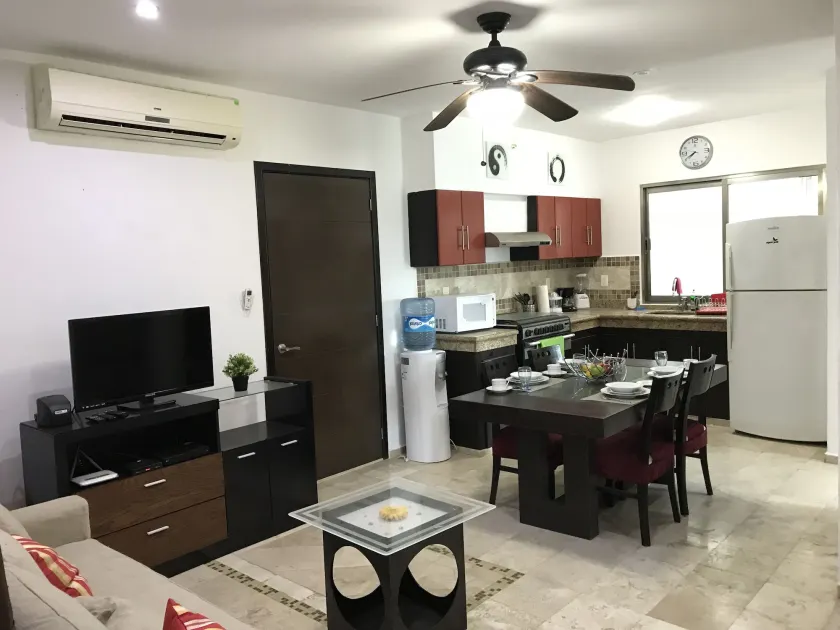 Lilas del Mar Apartments - Image 1