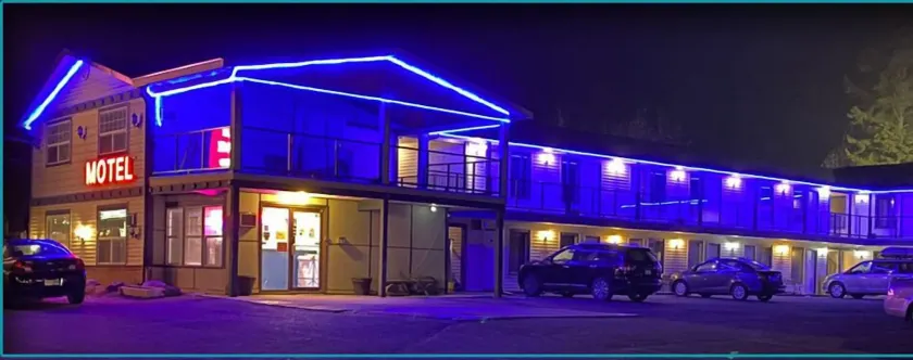 Imperial Motel - Image 1