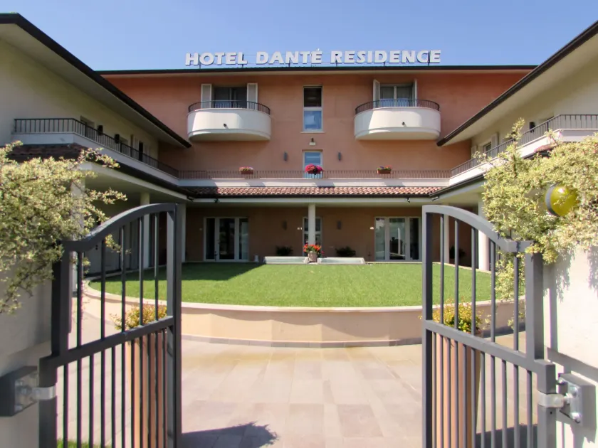 Hotel Dante Residence - Image 1