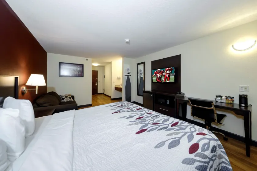 Red Roof Inn Osage Beach - Lake of the Ozarks - Image 1