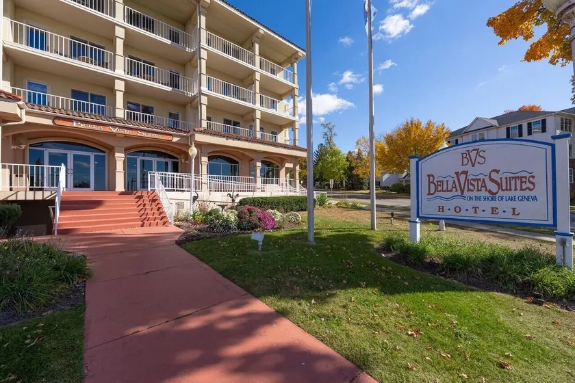 Bella Vista Suites Lake Geneva - Image 1