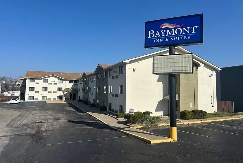 Baymont By Wyndham Bridgeton St Louis - Image 1