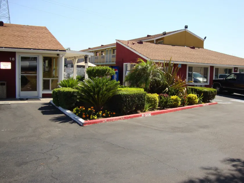 Oasis Inn Sacramento- Elk Grove - Image 1