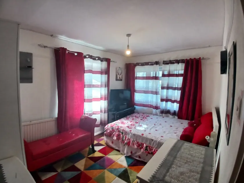 Chambre chez l'habitant avec barbecue et jardin - Image 1