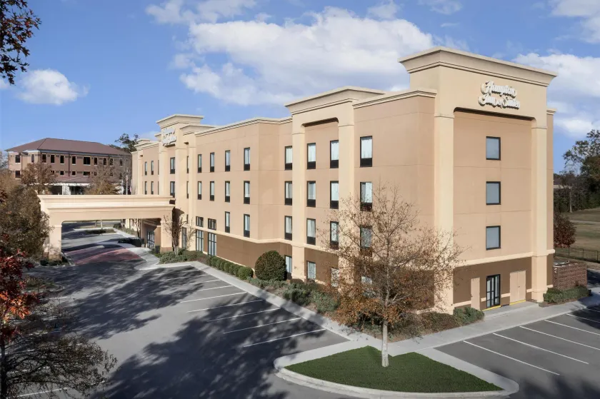 Hampton Inn & Suites Laurel, MS - Image 1