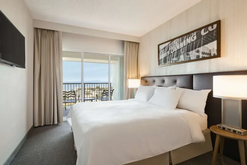 Embassy Suites by Hilton Monterey Bay Seaside - Image 1