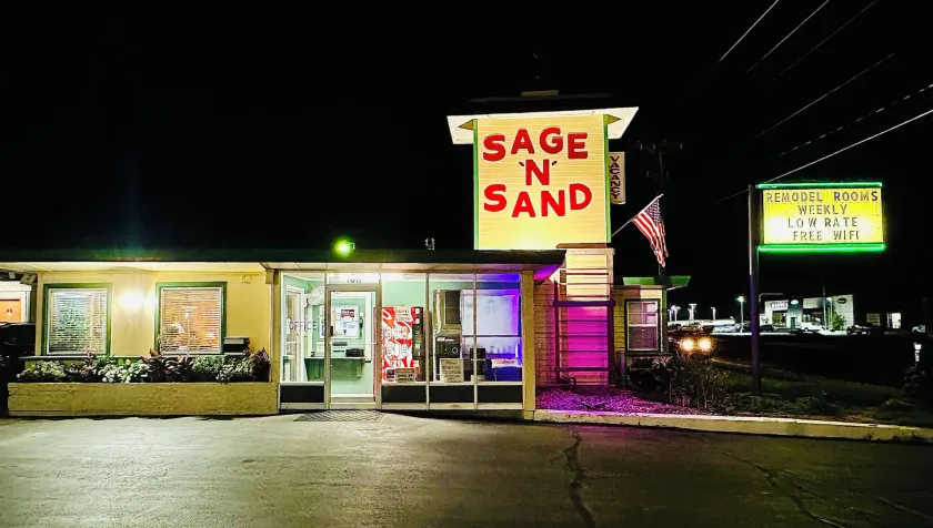 Sage N Sand Motel - Image 1