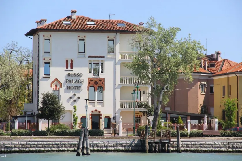 Hotel Russo Palace - Image 1