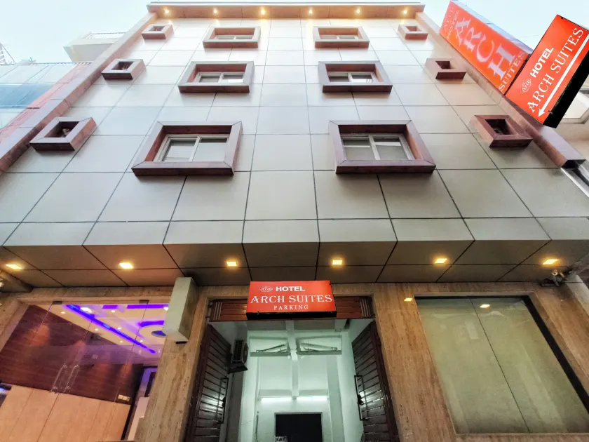 Hotel Arch Suites - Image 1