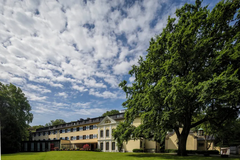 Parkhotel Schloss Hohenfeld - Image 1