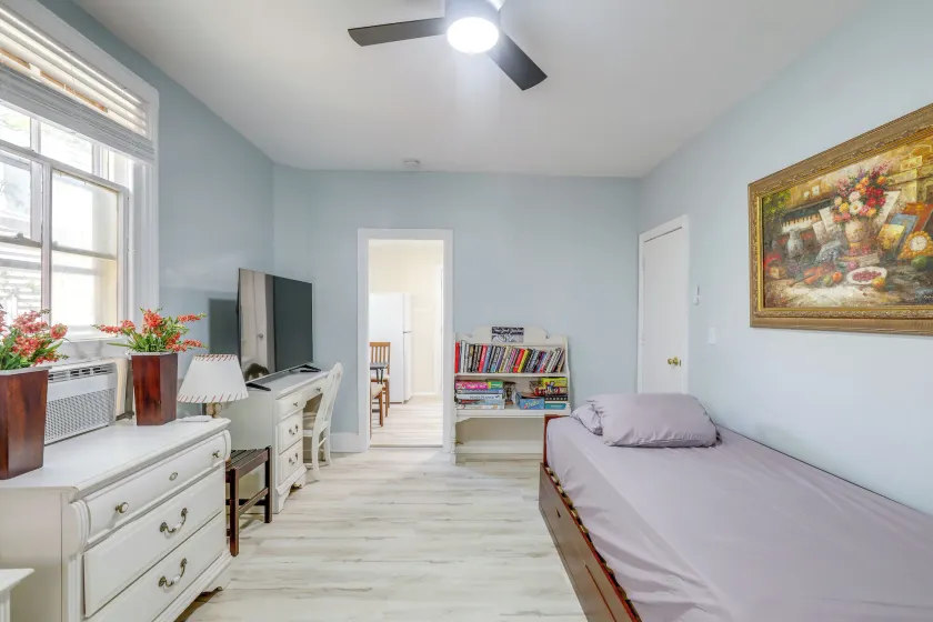 Walk to Beach & Dtwn: Apt in Ocean Grove - Image 1