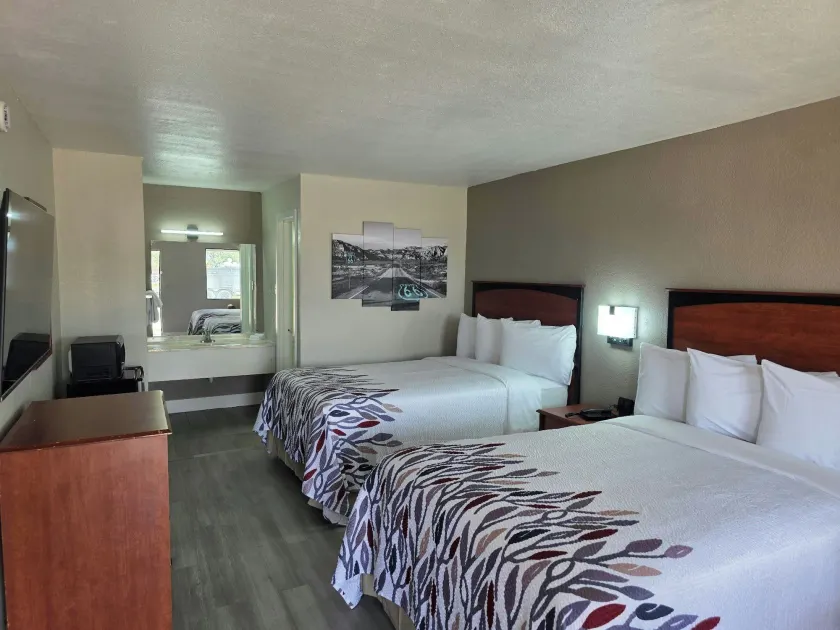 Red Roof Inn Shamrock - Image 1