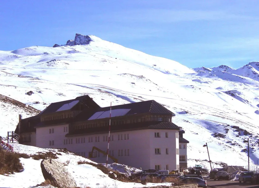 Albergue Inturjoven Sierra Nevada - Hostel - Image 1