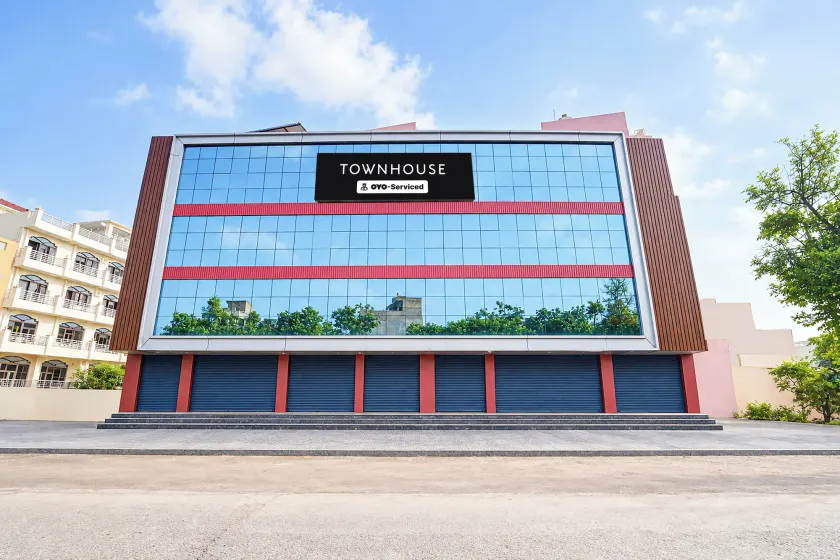 Super Townhouse Vishwavidyalaya Metro Station Kanpur - Image 1