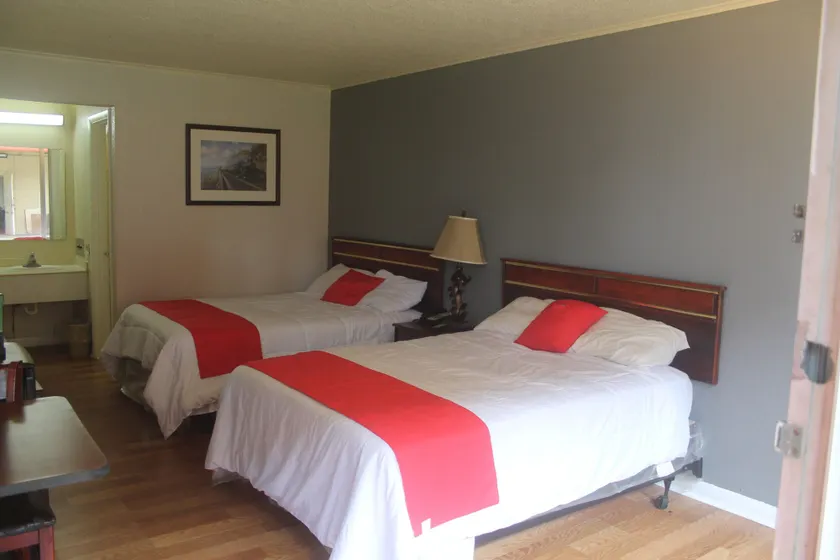SPRINGWOOD HOTEL, Opelika I-85 Columbus Pkwy - Image 1