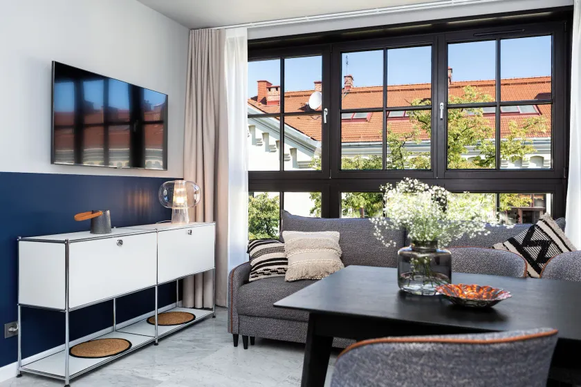 H11 Aparthotel - Image 1