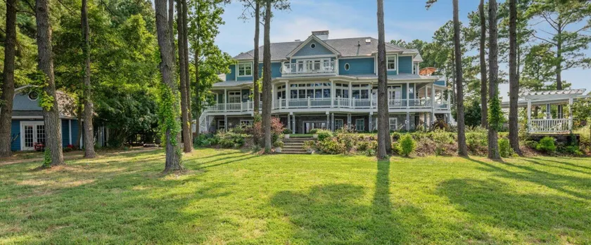 Swanendele Inn - Image 1