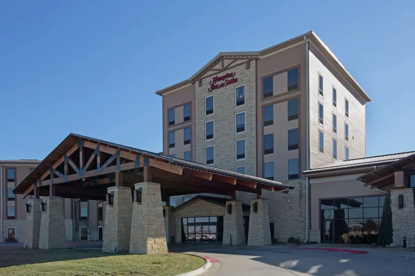 Hampton Inn & Suites by Hilton I-35/Mulvane - Image 1