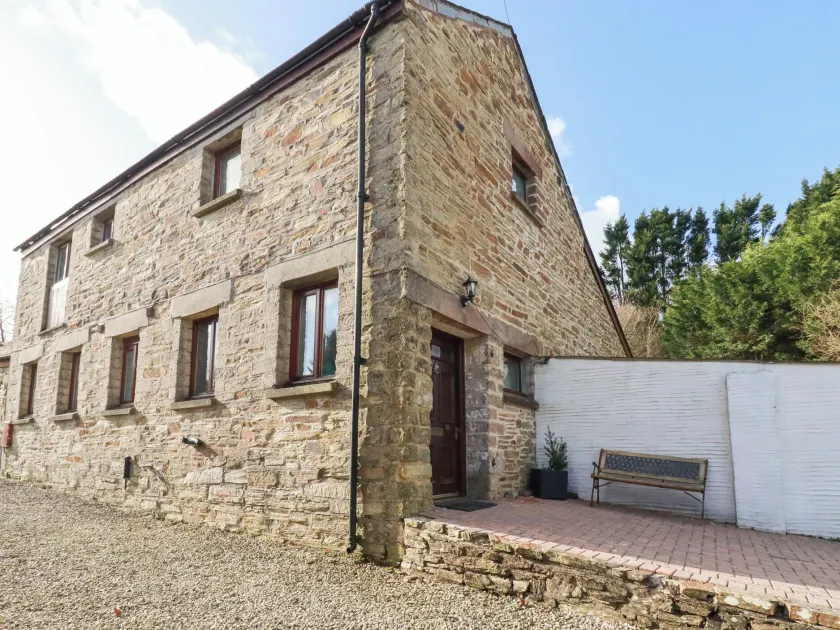 Kingfisher Barn - Image 1