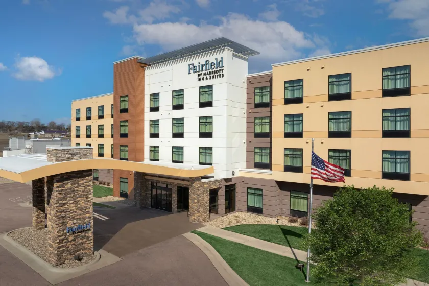 Fairfield Inn & Suites By Marriott Sioux Falls Airport - Image 1