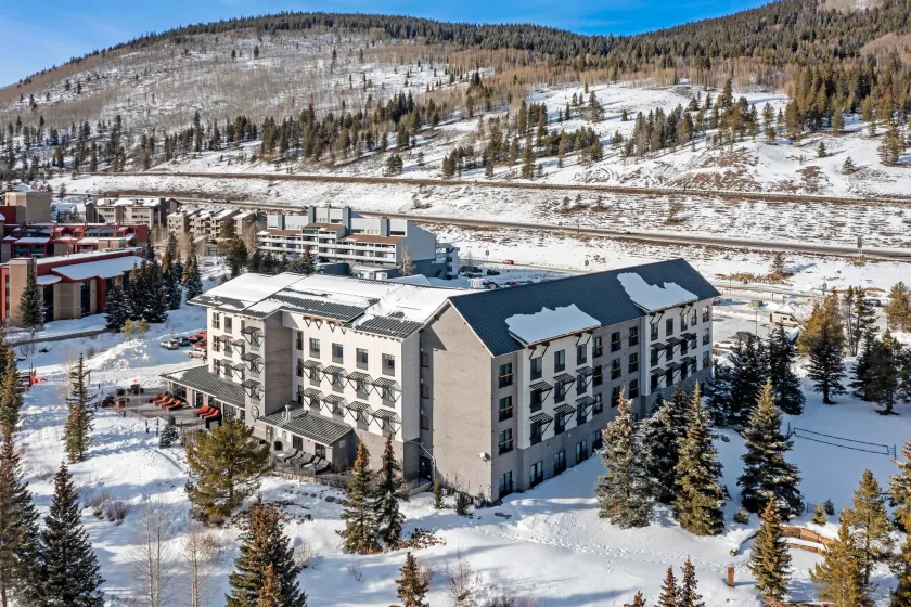 Cambria Hotel Copper Mountain - Image 1