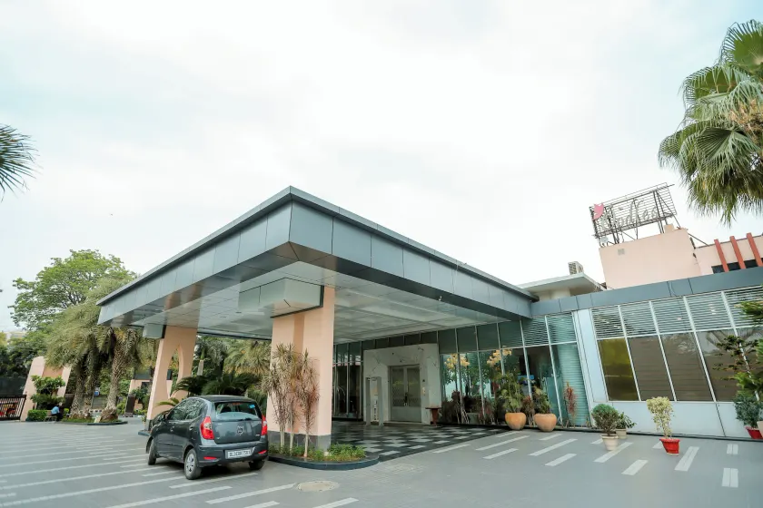 Oodles Hotel Chhattarpur South Delhi - Image 1