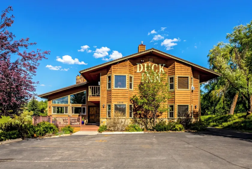 Duck Inn Lodge - Image 1