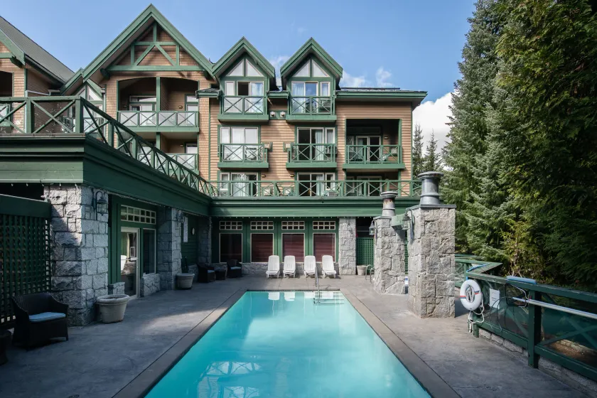Pinnacle Hotel Whistler - Image 1
