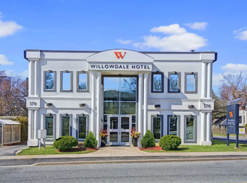 Willowdale Hotel Toronto North York - Image 1