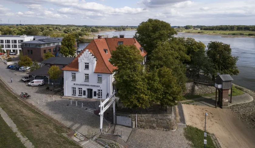 Zollenspieker Fährhaus - Image 1