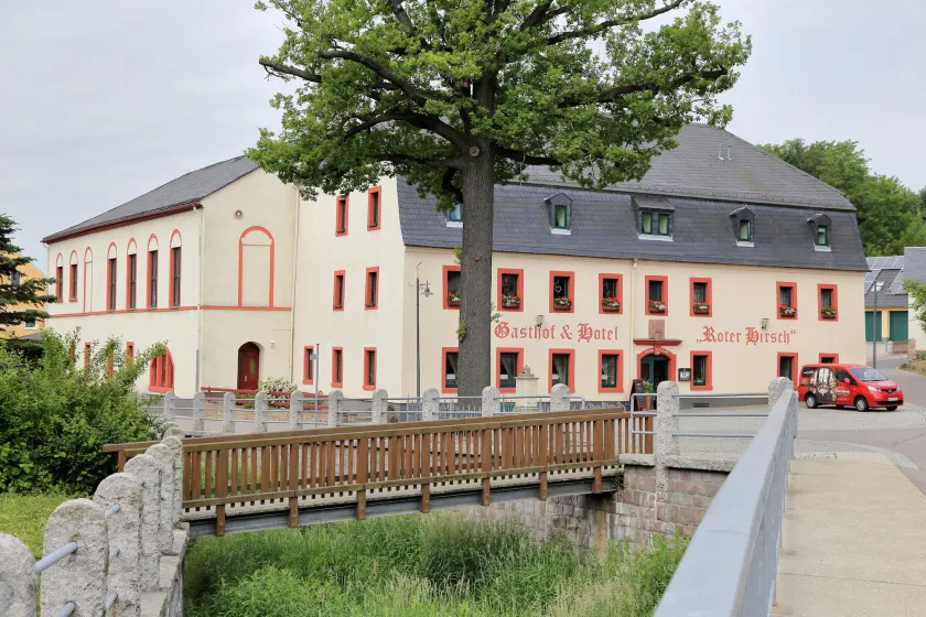 Gasthof und Hotel Roter Hirsch - Image 1