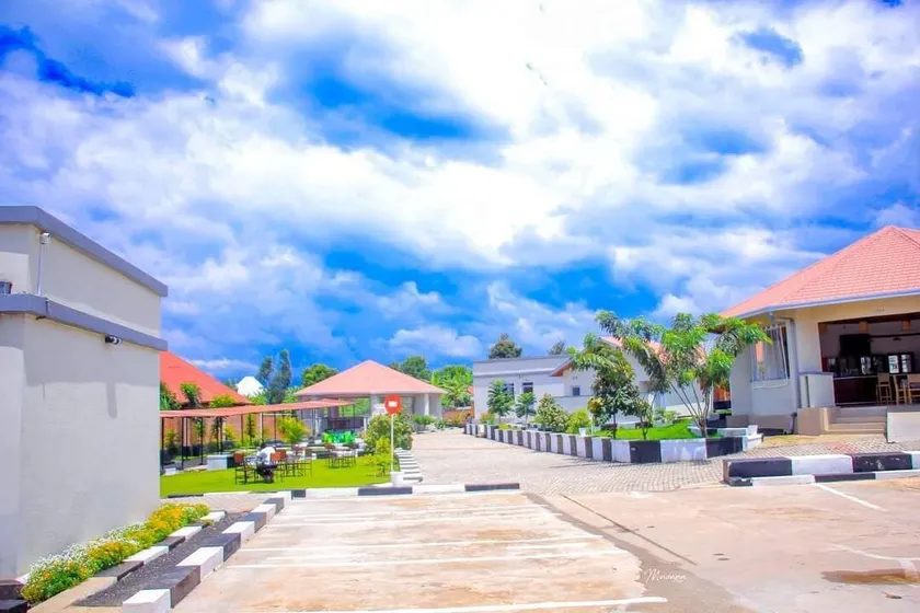 Martins Expert Home - Image 1