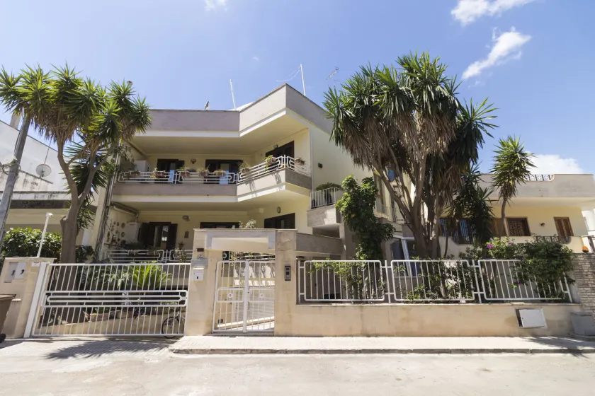 B&B Luxury - Image 1