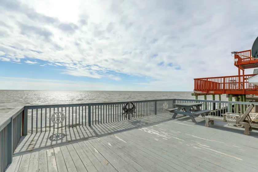 Walk to Public Beach: Bayfront Jersey Home w/ View - Image 1
