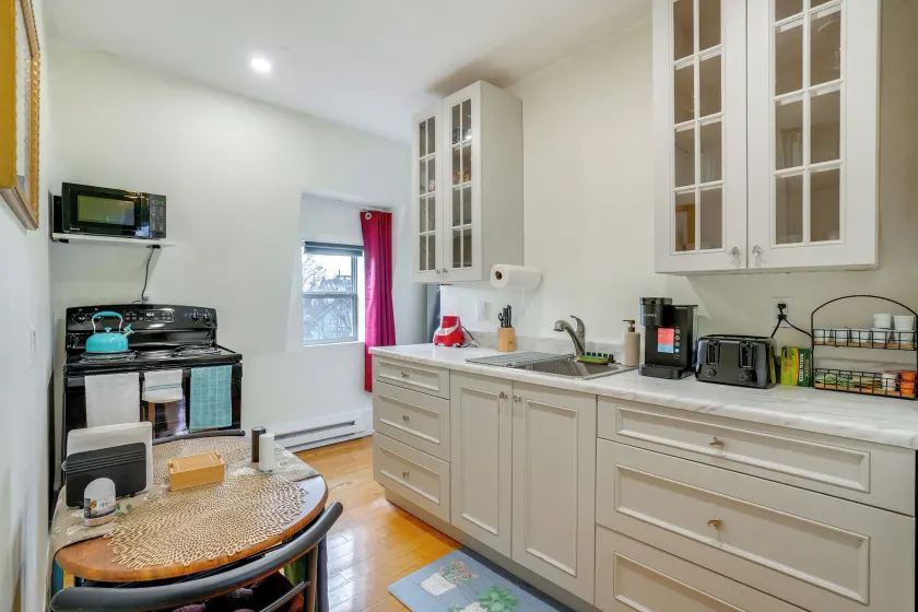Apt in Historic Lynn Neighborhood: 2 Mi to Beach! - Image 1
