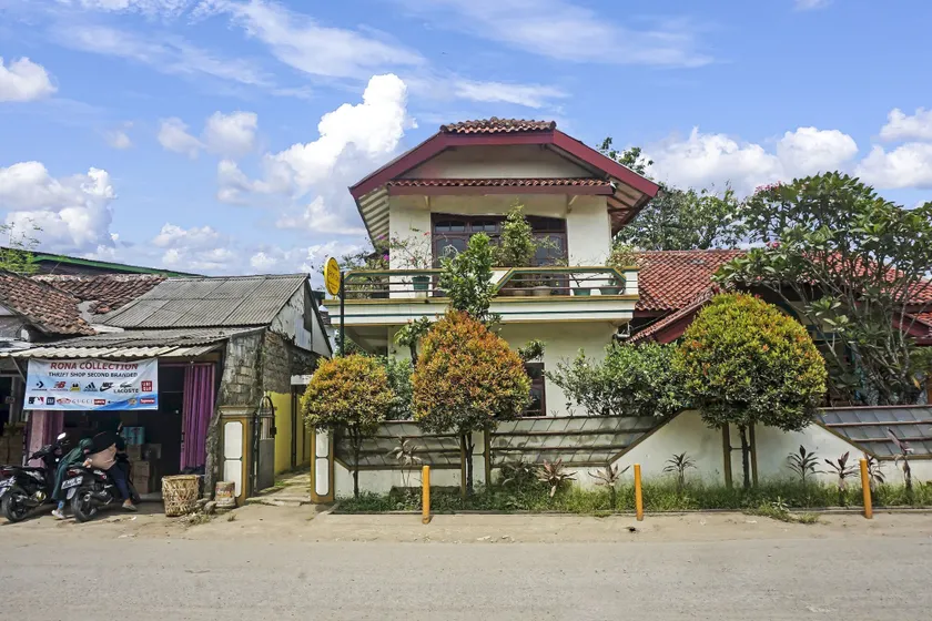 Hotel O Wisma Asri Putra Syariah - Image 1