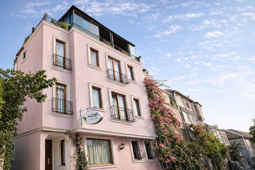 Agora Guesthouse - Image 1