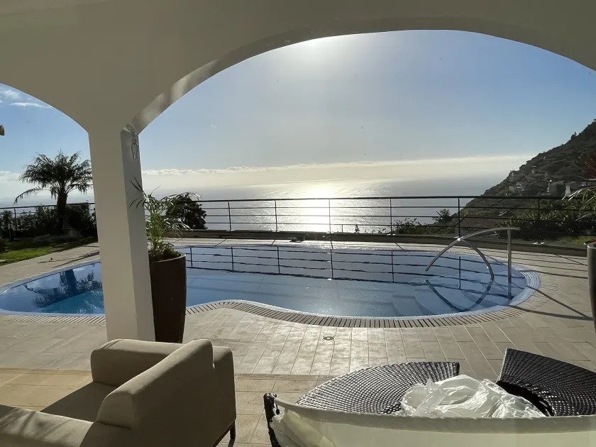 Luxury villa with private heated pool, garden and views of the sea and mountains. - Image 1