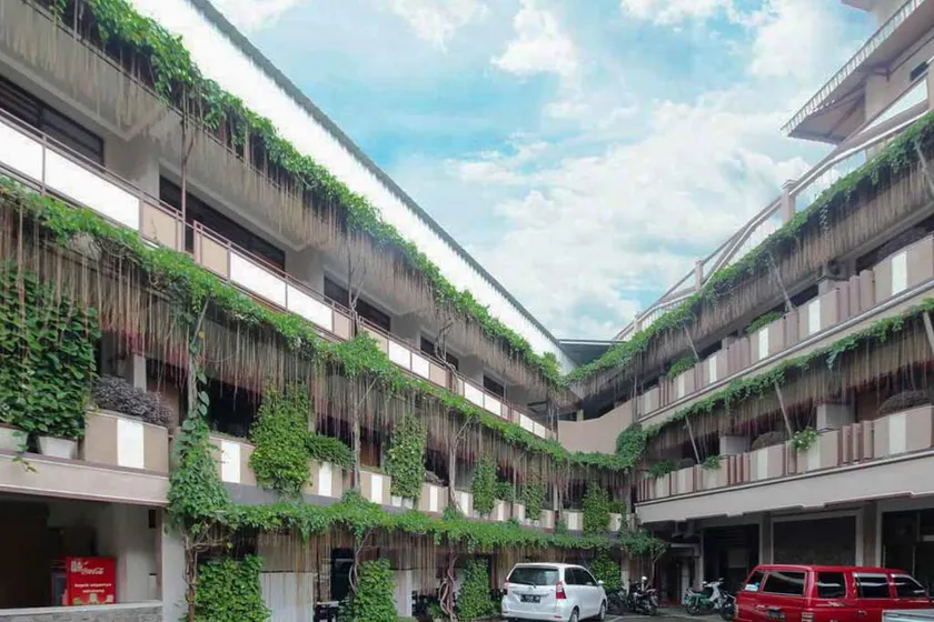 Hotel Lestari Near Lippo Plaza Mall Jember - Image 1