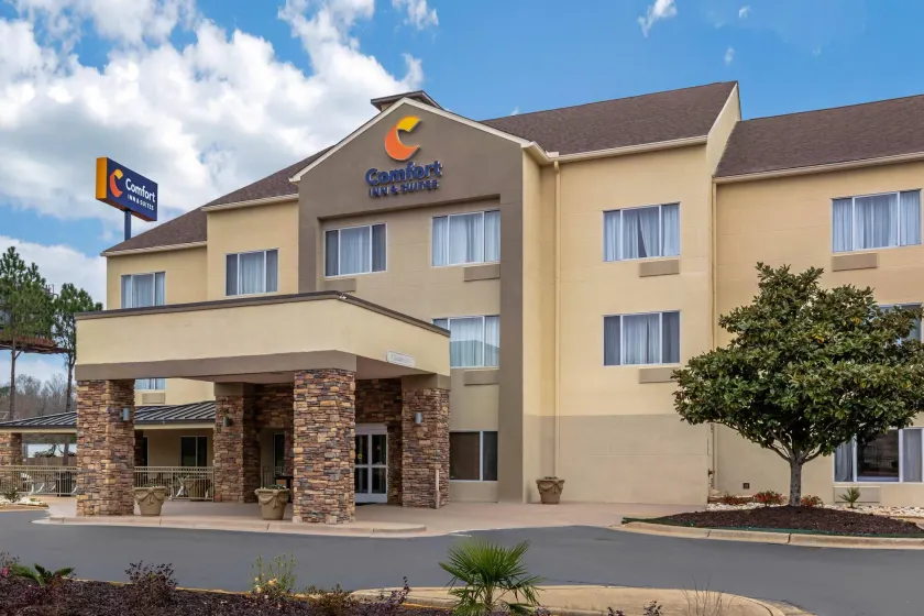 Comfort Inn & Suites Montgomery East Carmichael Rd - Image 1