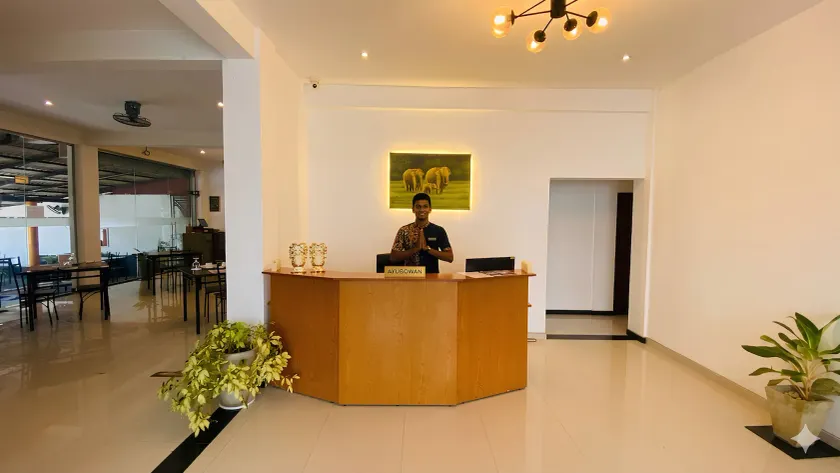 Hmc Leisure House & Restaurant - Image 1