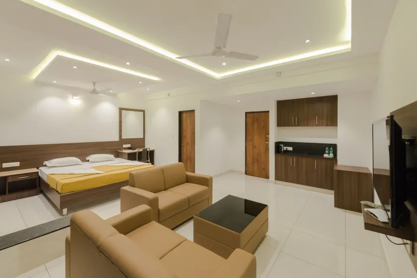 Hotel Karuna Residency - Image 1