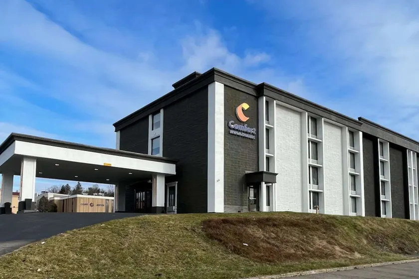 Comfort Inn & Suites Johnson City - Binghamton - Image 1