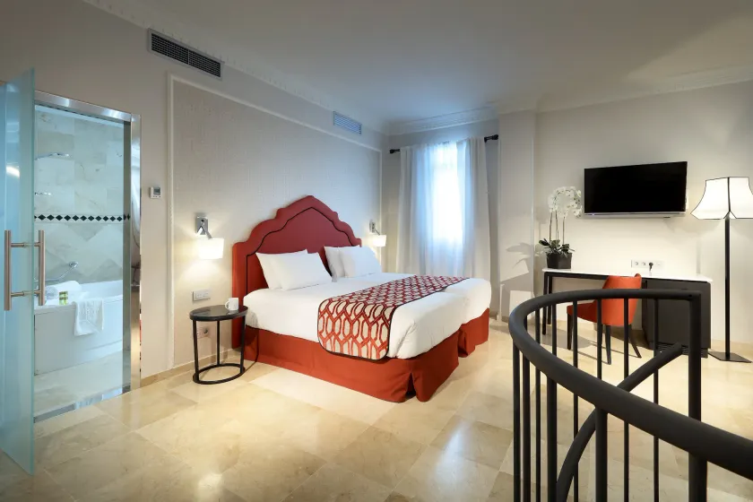 Eurostars Regina - Image 1