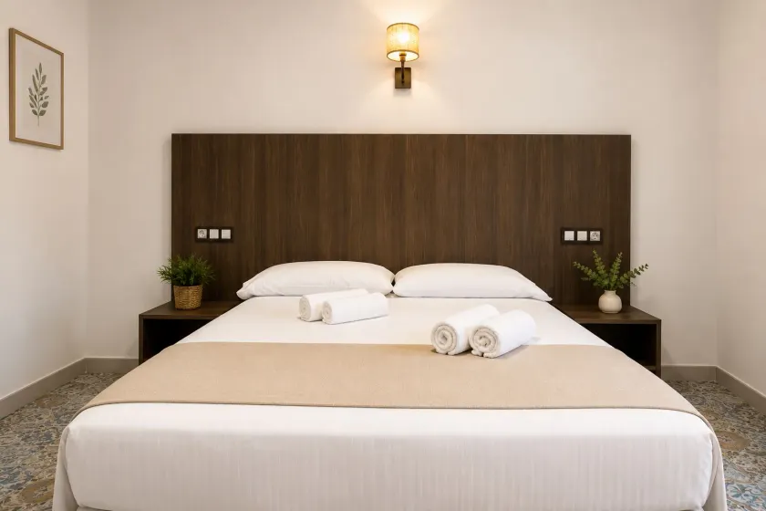Hospedium Hostal La Paz Parking Gratis - Image 1